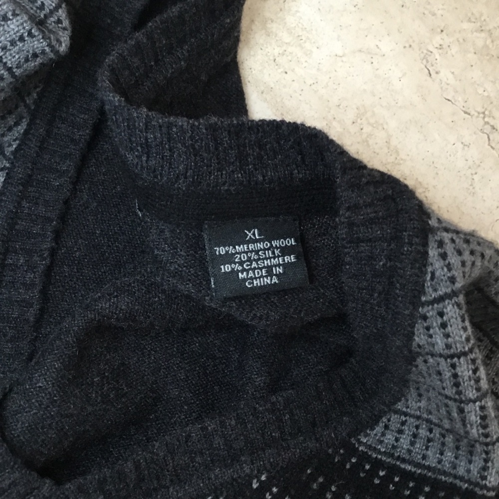 Impermeable Platinum Merino Silk Cashmere Sweater - Size XL - Picture 9 of 9